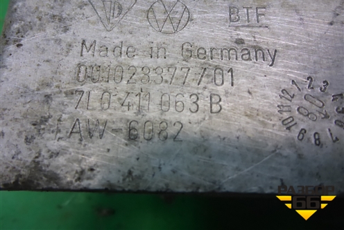 Кронштейн переднего стабилизатора (7L0411063B) для Volkswagen Touareg c 2002-2010г