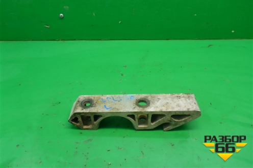 Кронштейн переднего стабилизатора (7L0411063B) для Volkswagen Touareg c 2002-2010г