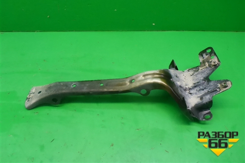 Кронштейн передней панели центральный (7L0805799D) для Volkswagen Touareg c 2002-2010г