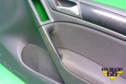 Обшивка двери передней правой под электрику (5K4867012) для Volkswagen Golf VI с 2009-2012г
