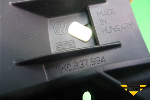 Накладка двери передней правой уголок (5K0837994) для Volkswagen Golf VI с 2009-2012г