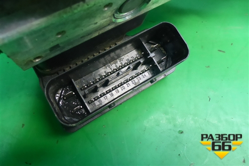 Блок ABS (1KO907379AK) для Volkswagen Golf VI с 2009-2012г