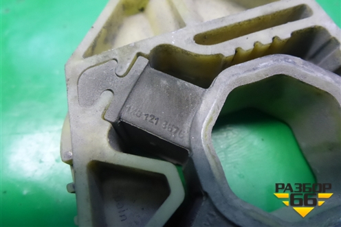 Кронштейн радиатора (1K0121367G) для Volkswagen Golf VI с 2009-2012г