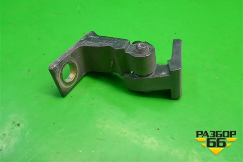 Петля двери передней правой верхняя (8K0831402D) для Skoda Rapid с 2013г