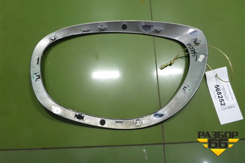 Накладка на капот (правая) (51137388118) для Mini Countryman F60 с 2016г