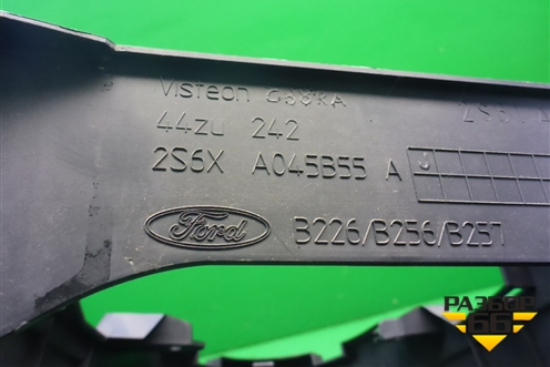 Консоль (2S6XA045B55A) для Ford Fusion с 2002г