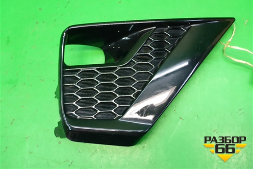 Накладка ПТФ правая (после 2020г) (52030WQ010) для Toyota Land Cruiser Prado(150) с 2009г
