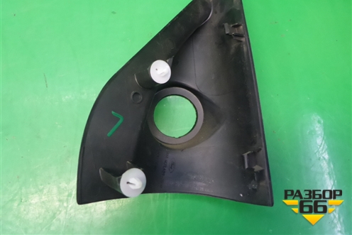 Накладка двери передней левой уголок (2N11N23409BFW) для Ford Fusion с 2002г