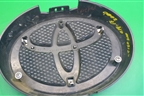 Эмблема передняя (после 2013г до 2017г) (5314360030) для Toyota Land Cruiser Prado(150) с 2009г