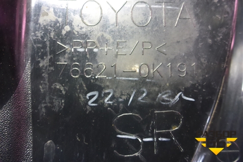 Брызговик передний правый (766210K191) для Toyota Fortuner с 2016г