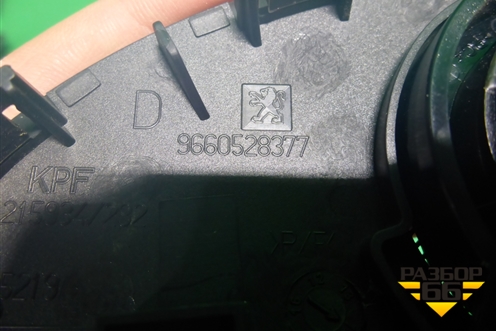 Динамик в торпедо правый для Peugeot 408 с 2012г