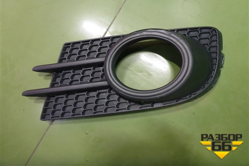 Накладка ПТФ левая (5N0853665E) для Volkswagen Tiguan с 2011-2016г