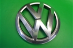 Эмблема в решетку радиатора (7P6853601) для Volkswagen Touareg с 2010-2018г