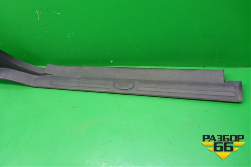 Накладка порога внутренняя левая (EMH500170) для Land Rover Discovery 3 с 2004-2009г