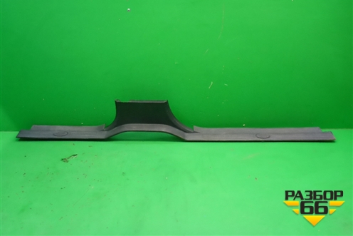 Накладка порога внутренняя левая (EMH500170) для Land Rover Discovery 3 с 2004-2009г