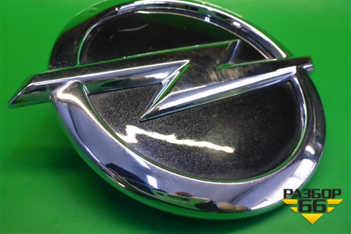 Эмблема на дверь багажника (кнопка) (GTC) (13309139 13309140) для Opel Astra J с 2009г