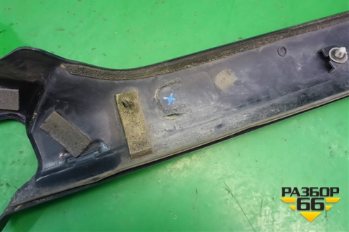 Молдинг лобового стекла левый (DCB00156) для Land Rover Discovery 3 с 2004-2009г