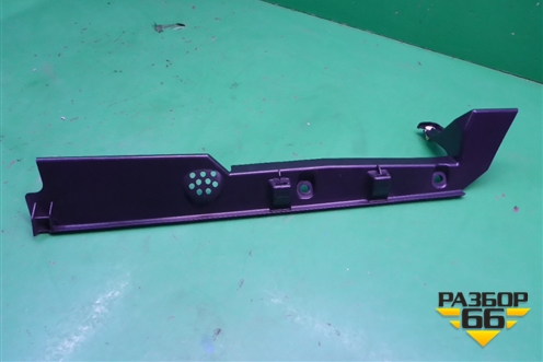 Держатель задней полки левый (EPE500370) для Land Rover Discovery 3 с 2004-2009г