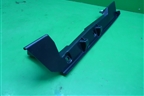 Держатель задней полки правый (EPE500460) для Land Rover Discovery 3 с 2004-2009г