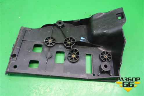 Площадка под аккумулятор (правая) (DWM500021) для Land Rover Discovery 3 с 2004-2009г