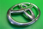 Эмблема в решетку радиатора (9097502197) для Toyota Land Cruiser Prado(150) с 2009г