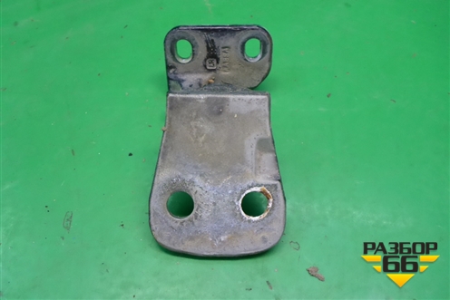 Петля двери передней правой нижняя для Land Rover Discovery 3 с 2004-2009г