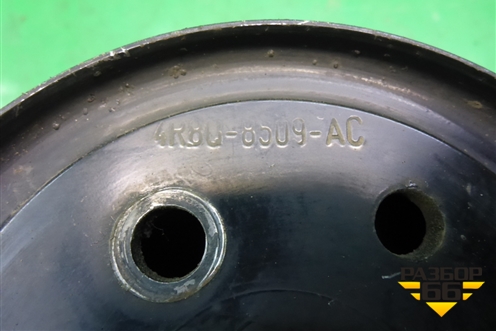 Шкив помпы (2.7л 276DT) (4R8Q8509AC) для Land Rover Discovery 3 с 2004-2009г