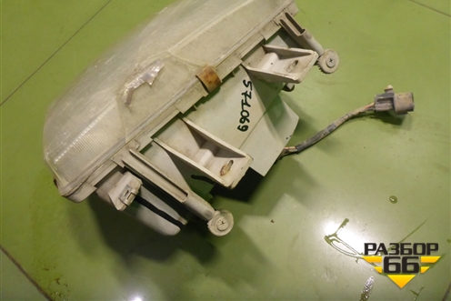 Фара левая для Hyundai HD 35-78 с 2003г