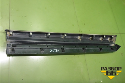 Накладка двери передней правой (7507148100) для Lexus RX 350 c 2015г
