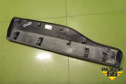 Накладка двери задней правой (7507742040) для Toyota Rav-4 с 2018г