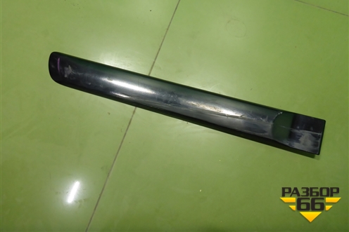 Накладка двери задней правой (828708H300) для Nissan X-Trail (Т30) с 2000-2007г