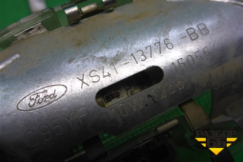 Плафон салонный центральный (XS4113776BB) для Ford Fusion с 2002г