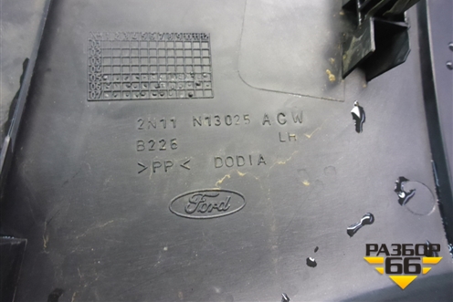 Обшивка багажника на заднюю панель (левая) (2N11N13025ACW) для Ford Fusion с 2002г