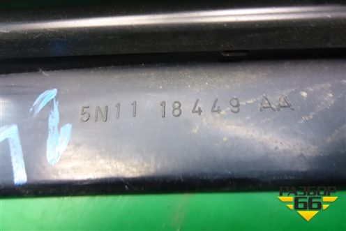Накладка стекла заднего левого (кузовного) (5N1118449AA) для Ford Fusion с 2002г