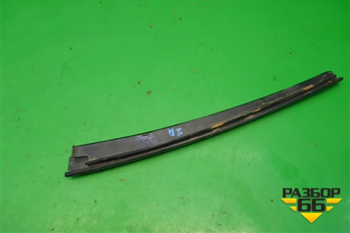 Накладка стекла заднего правого (кузовного) (5N1118448AA) для Ford Fusion с 2002г