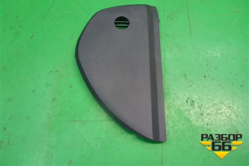 Накладка на торпедо (боковая правая) (1Z0857504) для Skoda Octavia (А5) с 2004-2013г