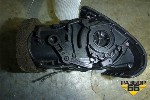 Дефлектор воздушный левый (верхний) (4D0820901) для Audi A8 с 1998-2003г