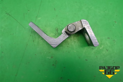 Петля двери передней правой нижняя для Skoda Octavia (А5) с 2004-2013г