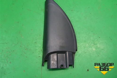 Накладка двери передней левой уголок (6RU837973) для Volkswagen Polo (седан) с 2010г