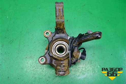 Кулак поворотный передний правый для Nissan Bluebird Sylphy с 2000-2005г