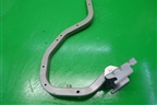 Петля крышки багажника левая для Nissan Bluebird Sylphy с 2000-2005г
