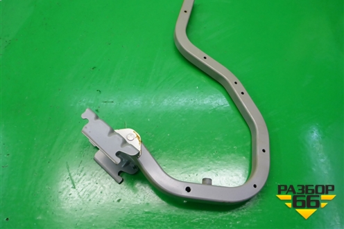 Петля крышки багажника левая для Nissan Bluebird Sylphy с 2000-2005г