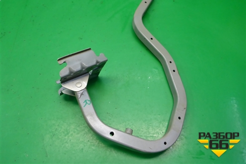 Петля крышки багажника правая для Nissan Bluebird Sylphy с 2000-2005г