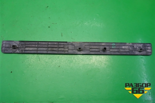 Накладка порога внутренняя переднего правого (769B04M400) для Nissan Bluebird Sylphy с 2000-2005г