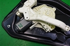 Стеклоподъёмник электрический задний левый (CVH500030) для Land Rover Range Rover Sport с 2005-2012г