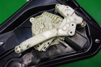 Стеклоподъёмник электрический задний правый (CVH500020) для Land Rover Range Rover Sport с 2005-2012г