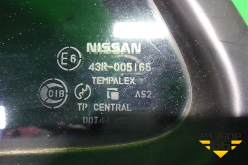 Стекло двери задней левой форточка для Nissan Bluebird Sylphy с 2000-2005г