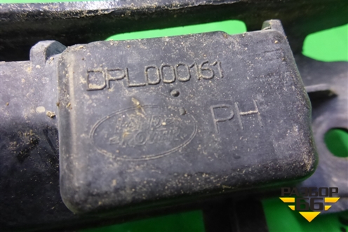 Кронштейн переднего бампера правый (DPL000161) для Land Rover Range Rover Sport с 2005-2012г