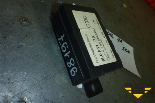 Блок электронный (см.фото) (8L0951173) для Audi A8 с 1998-2003г