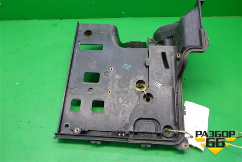 Площадка под аккумулятор (правая) (DWM500041) для Land Rover Range Rover Sport с 2005-2012г